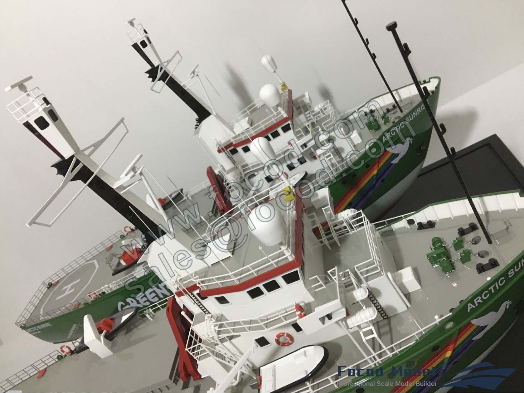 custom made model of Arctic Research boat